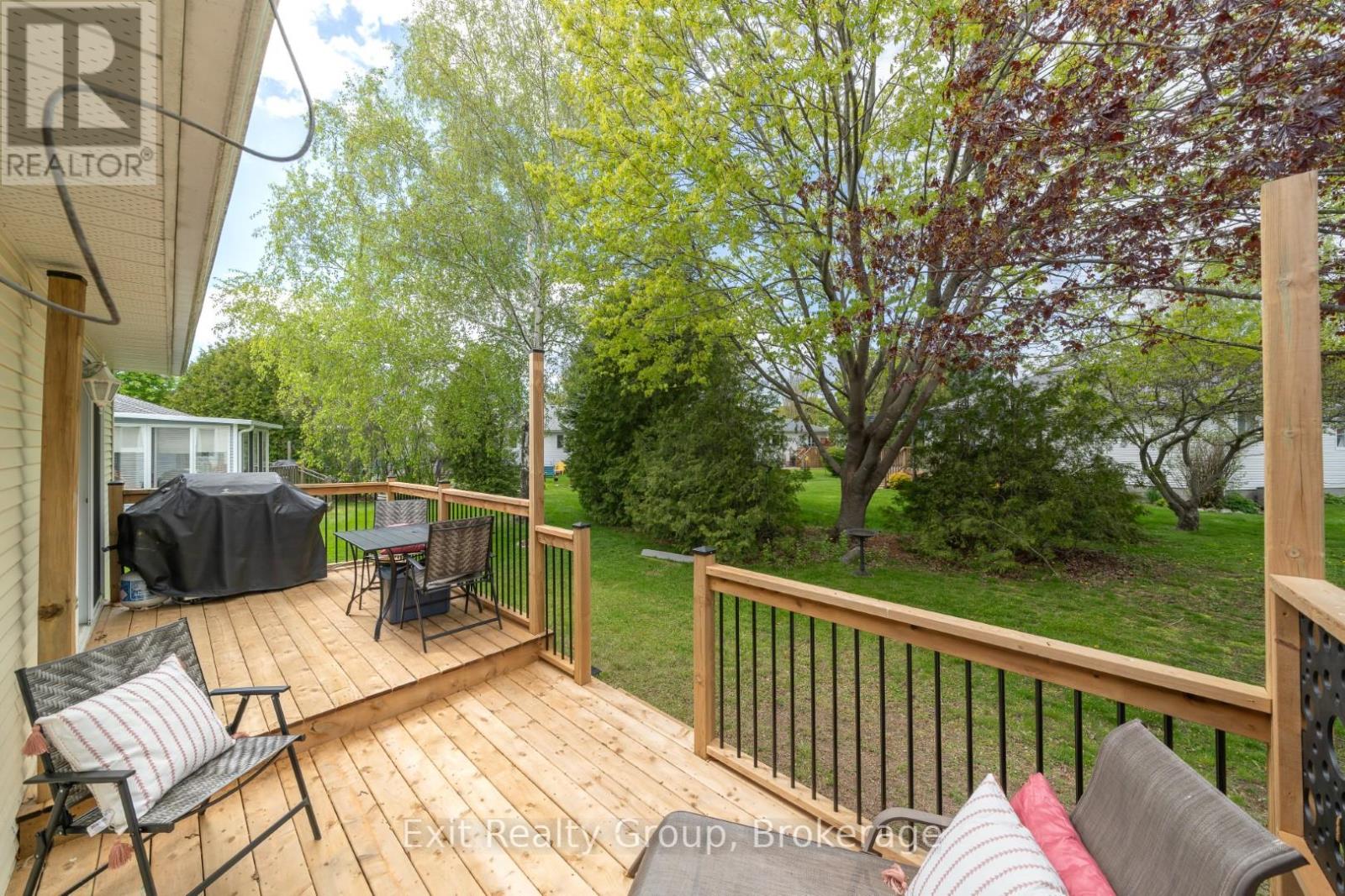 7 CRETNEY DRIVE - 44