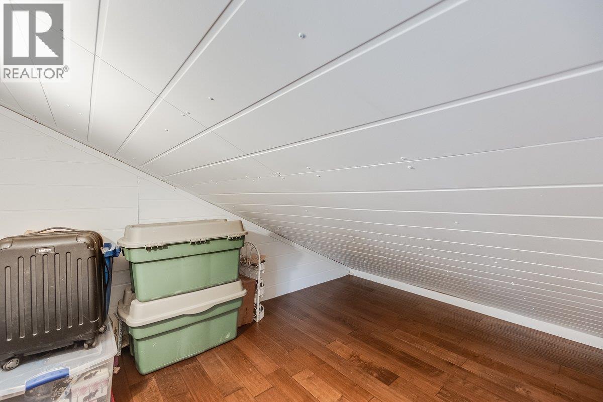 3678 KRESTOVA CEMETERY Road - 32