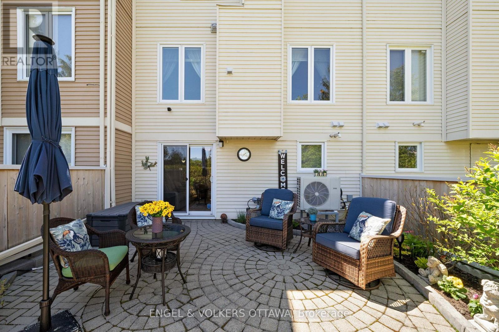 #27 1986 SUMMERFIELDS CRESCENT - 32