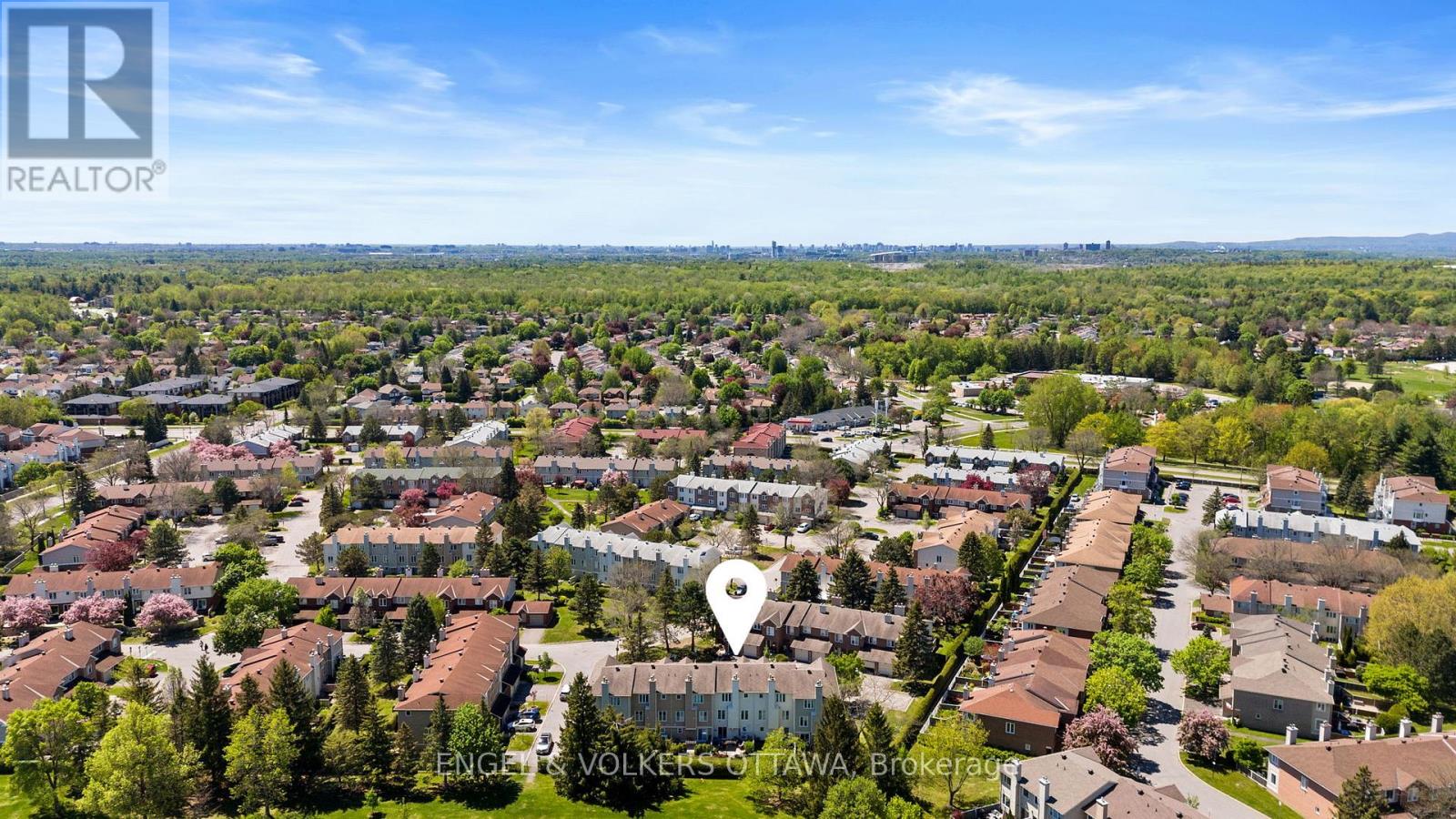 #27 1986 SUMMERFIELDS CRESCENT - 40