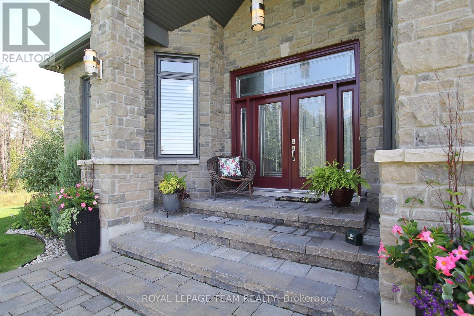 Commanding front steps....