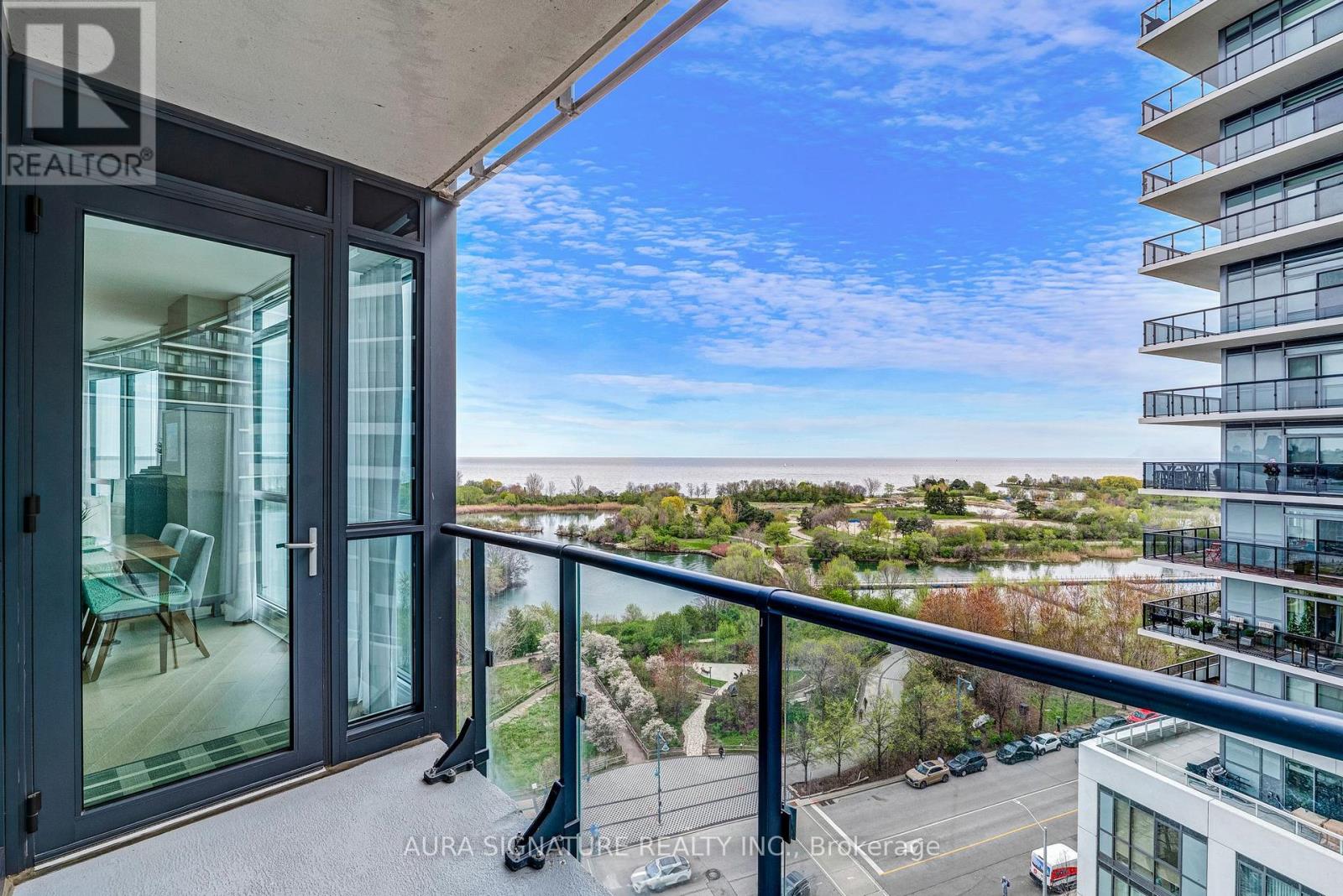 #1004 59 ANNIE CRAIG DRIVE - 38