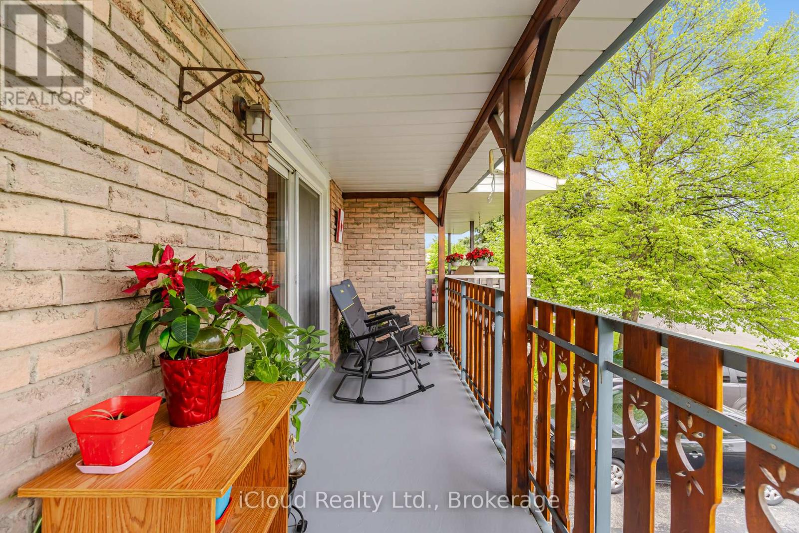 82 ENGLISH STREET - 21