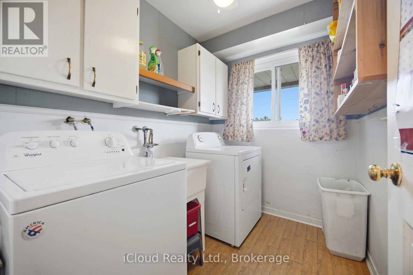 82 ENGLISH STREET - 25
