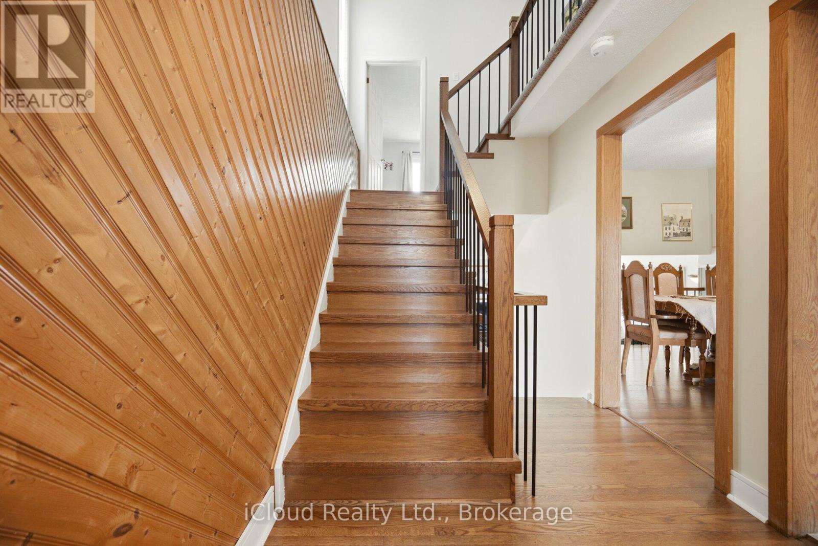 82 ENGLISH STREET - 26