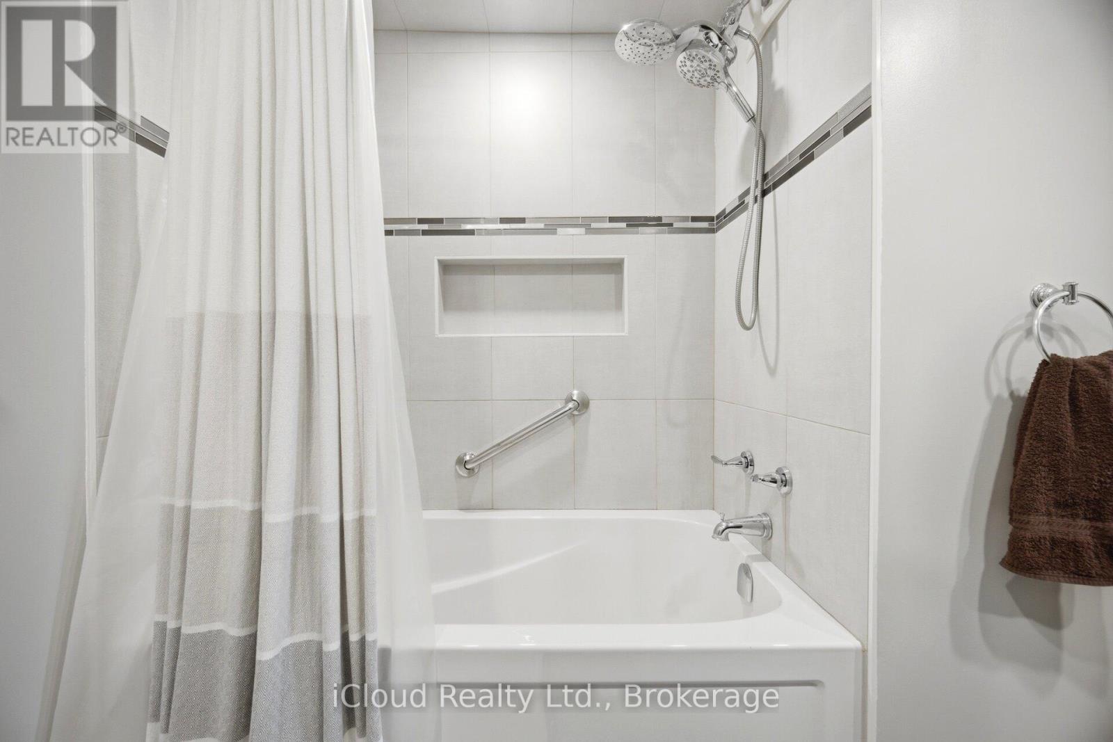 82 ENGLISH STREET - 38