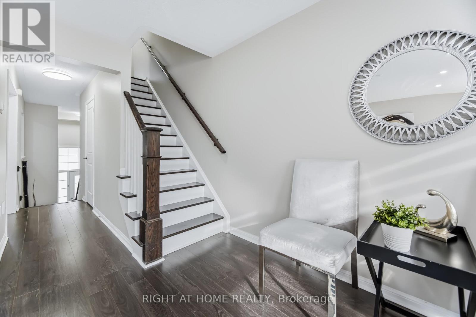 10 VANHORNE CLOSE - 21
