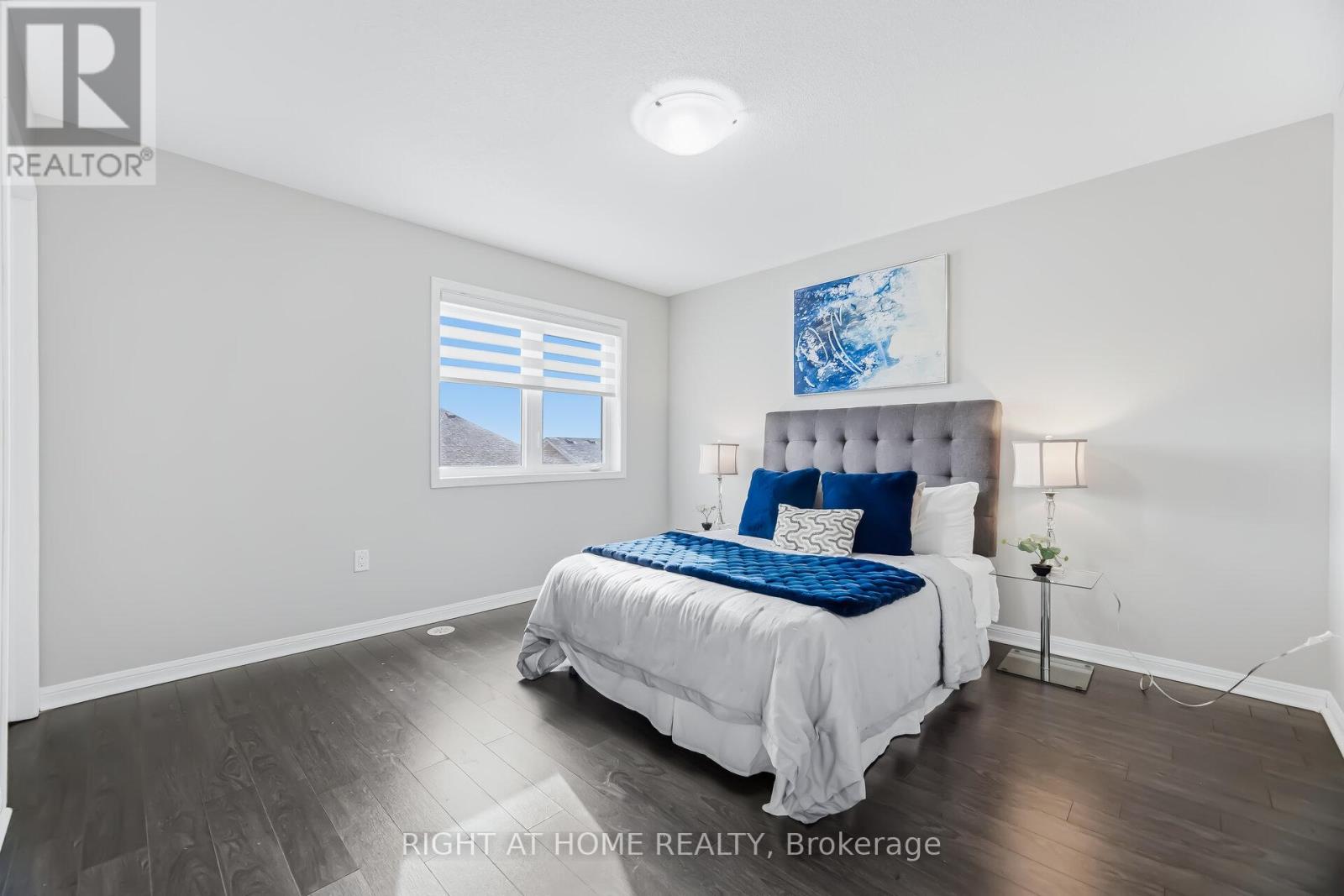 10 VANHORNE CLOSE - 24