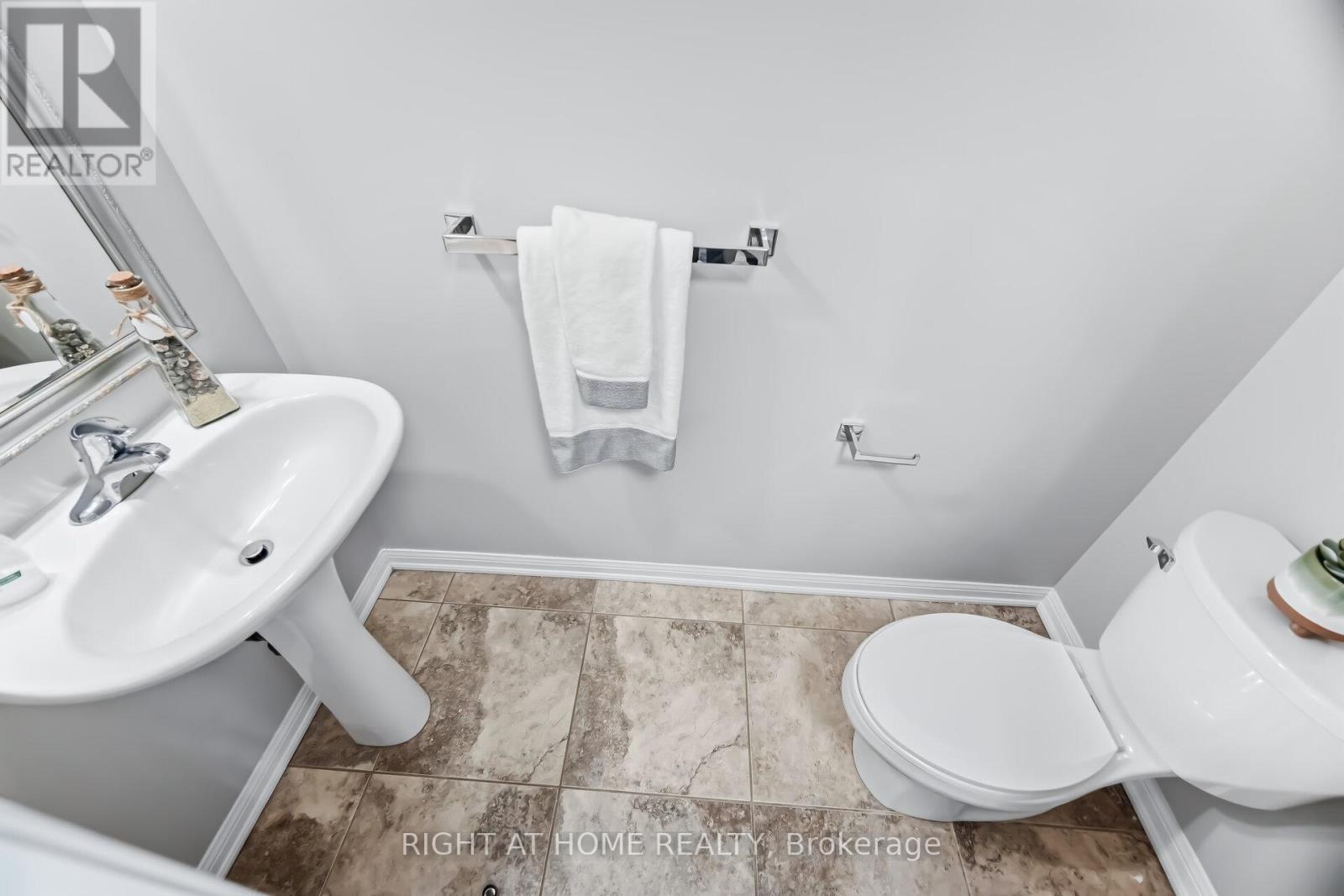10 VANHORNE CLOSE - 34