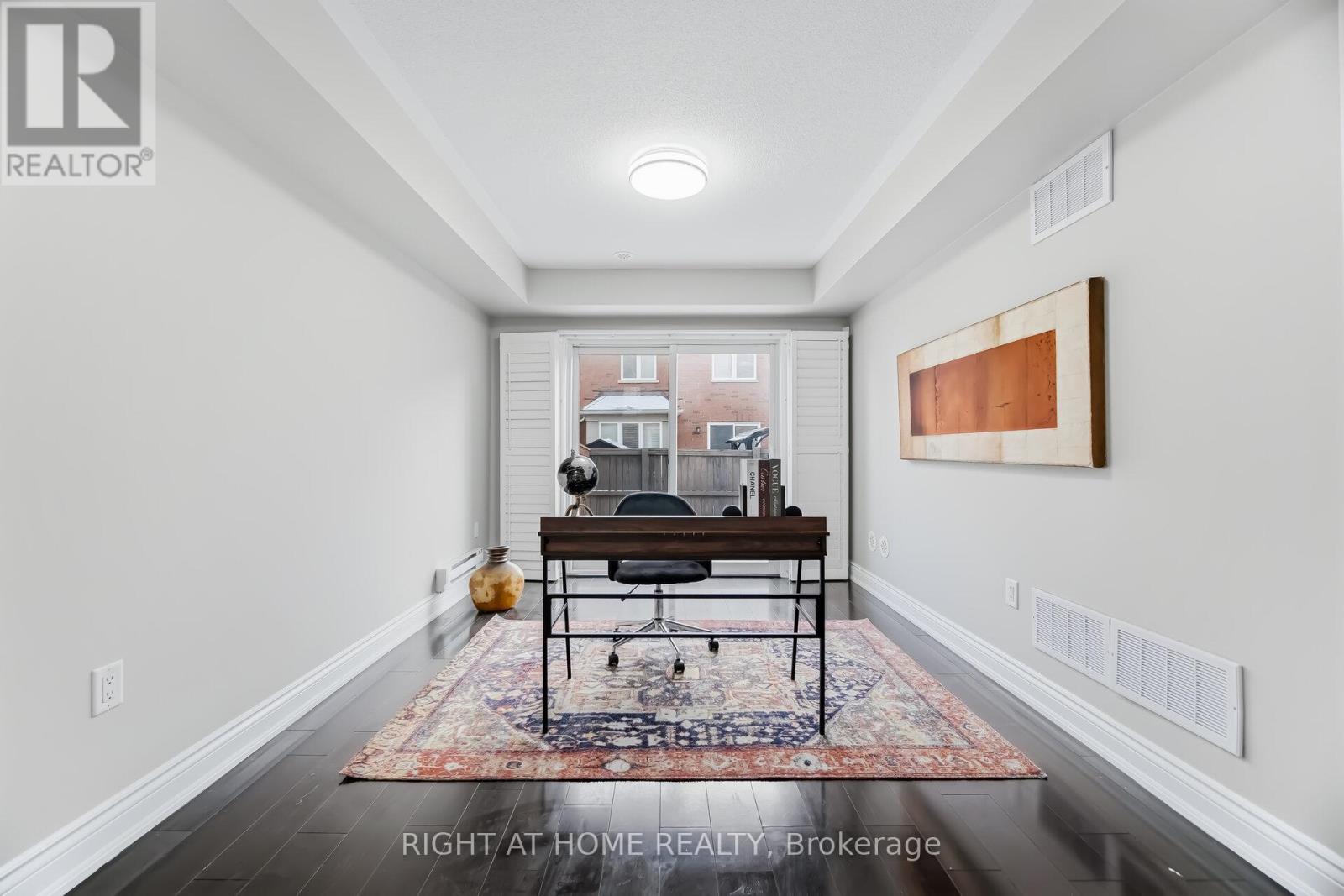 10 VANHORNE CLOSE - 36