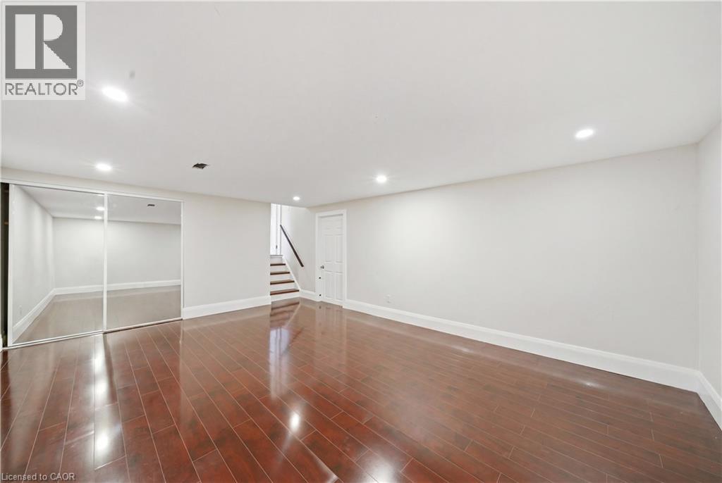 82 STONEY BROOK Drive - 25