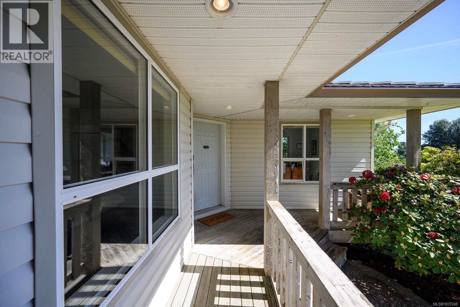 678 Nelson Rd, Campbell River