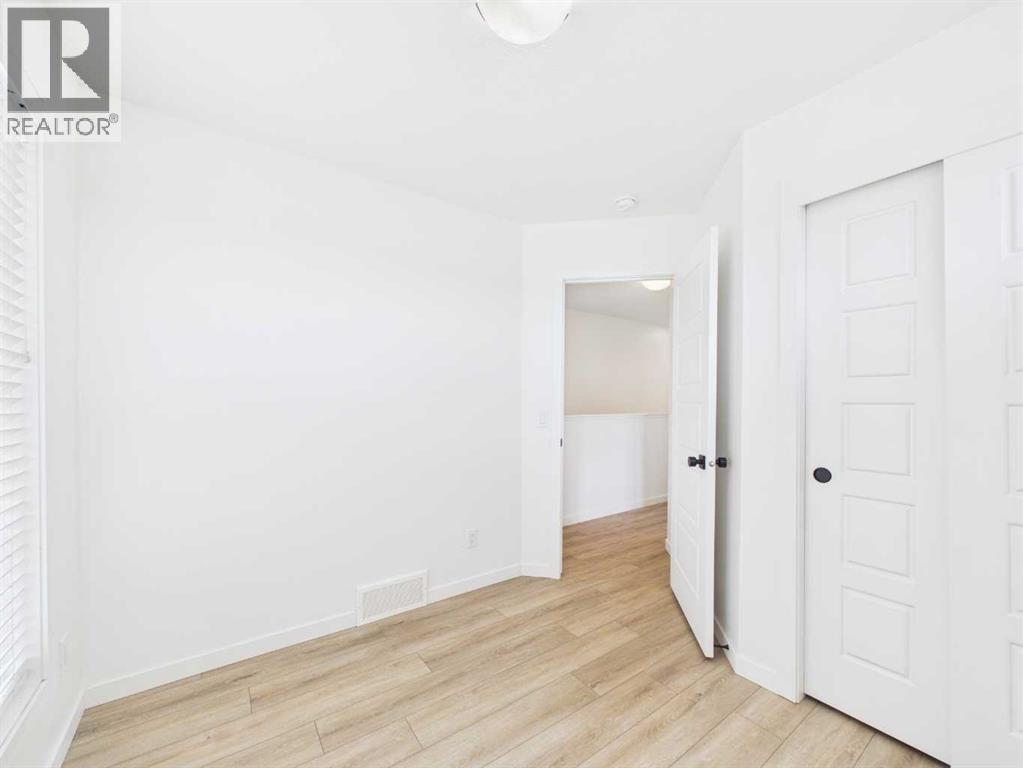 2480 210 Avenue SE - 32