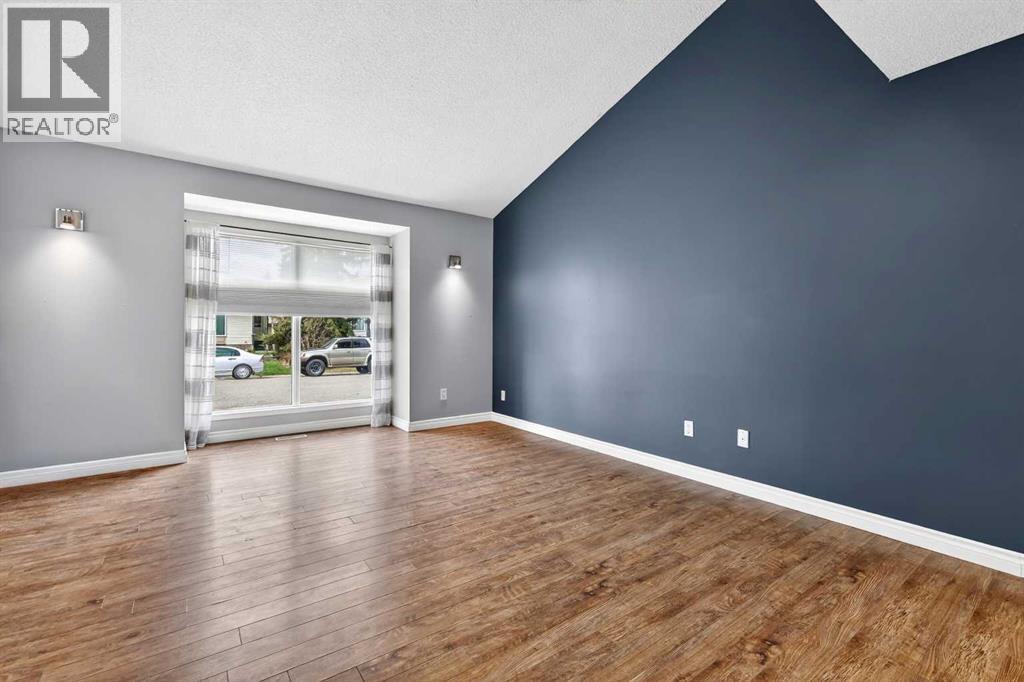 32 Millrise Crescent SW - 7