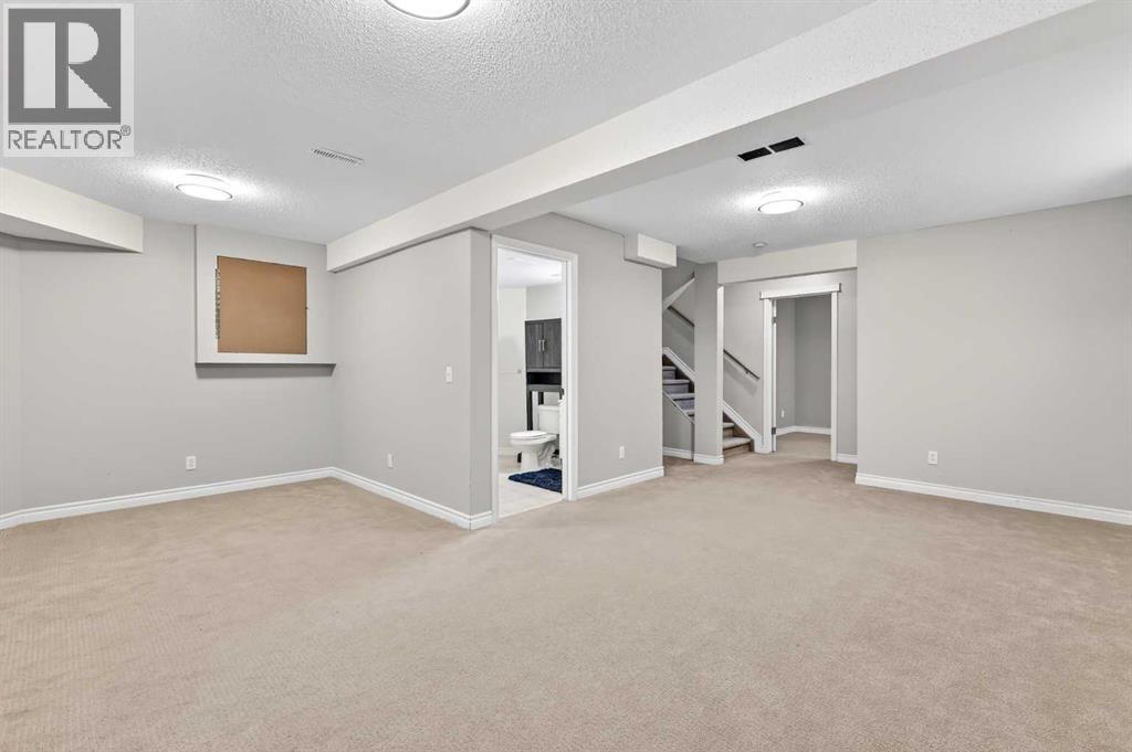32 Millrise Crescent SW - 32