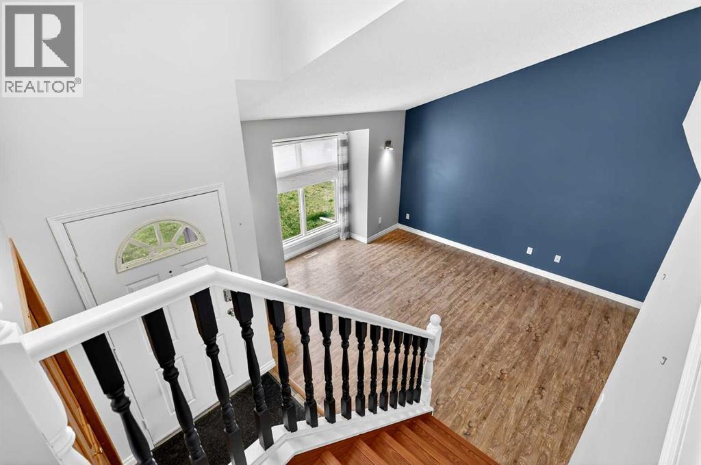 32 Millrise Crescent SW - 26
