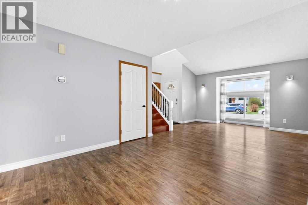 32 Millrise Crescent SW - 10