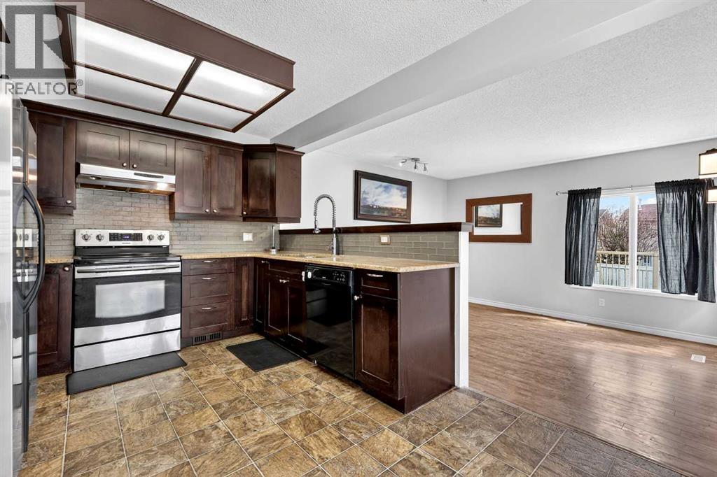 32 Millrise Crescent SW - 12