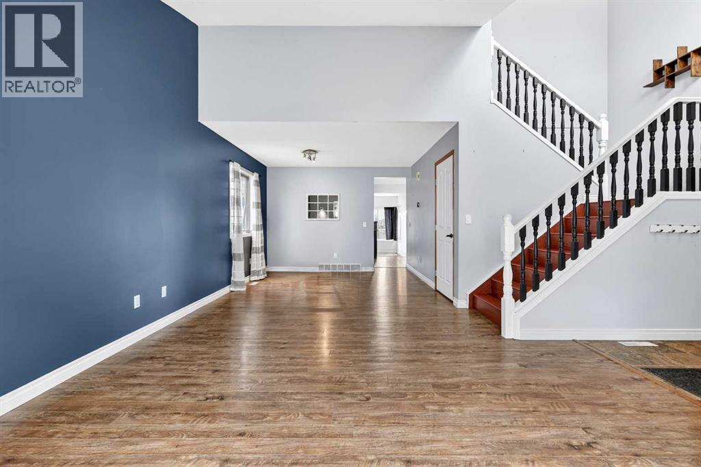 32 Millrise Crescent SW - 8