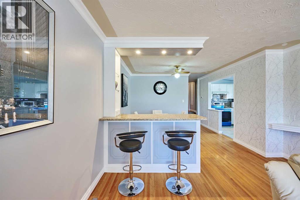812A 69 Avenue SW - 10