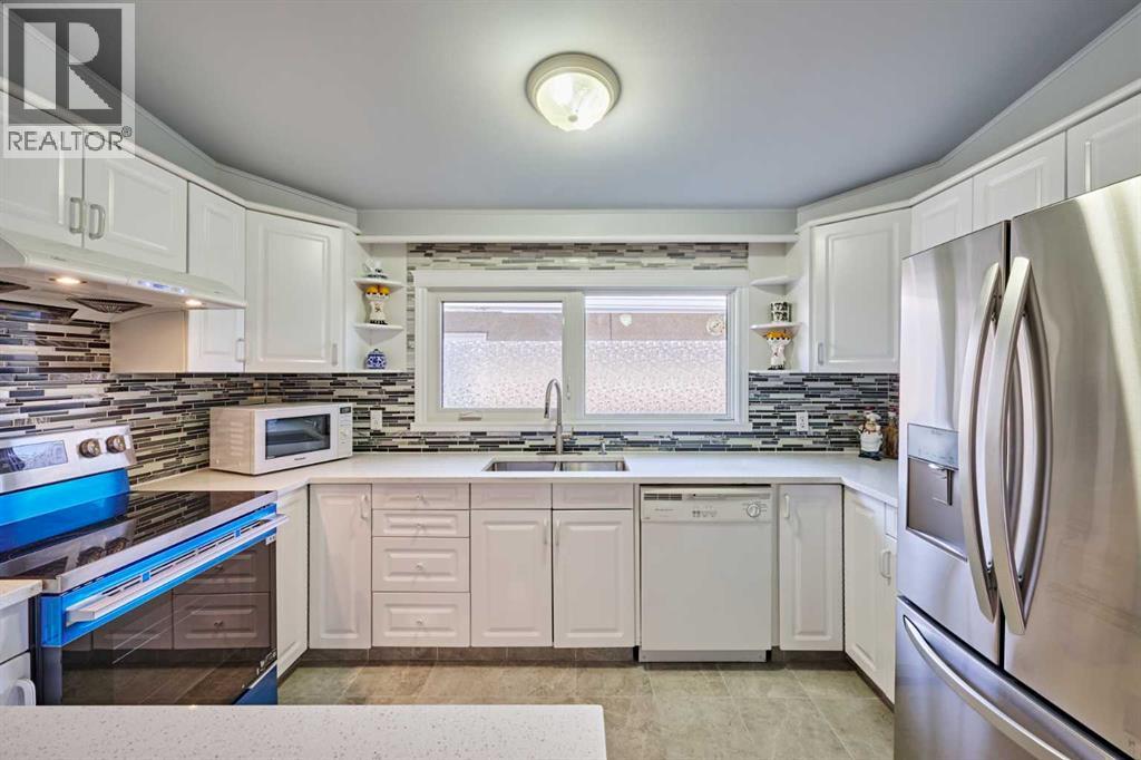 812A 69 Avenue SW - 16