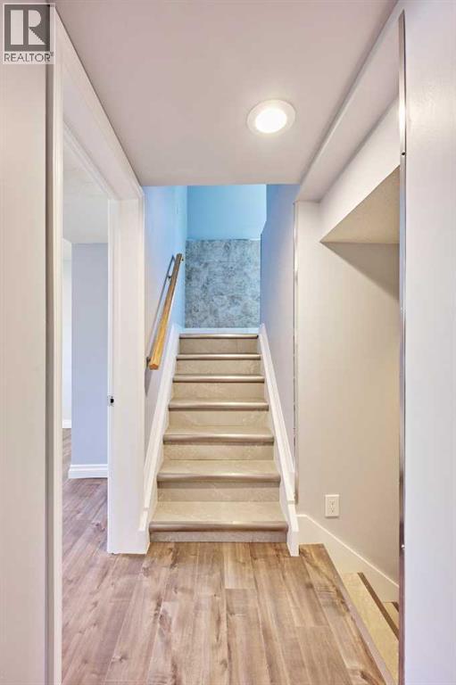 812A 69 Avenue SW - 28