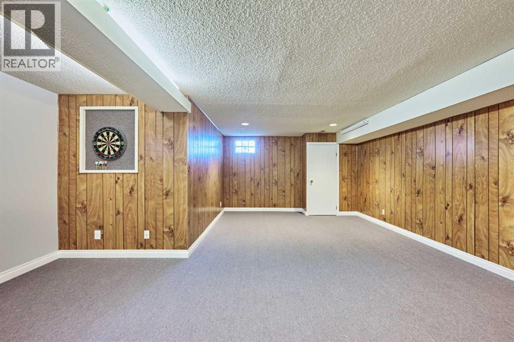 812A 69 Avenue SW - 29