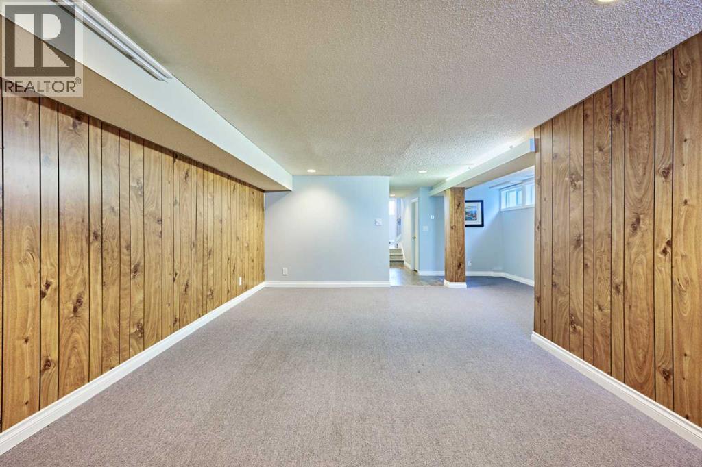812A 69 Avenue SW - 31