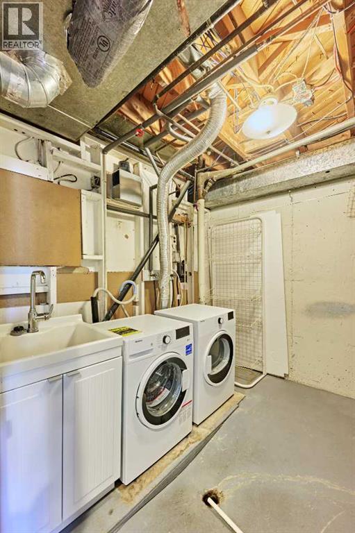 812A 69 Avenue SW - 38