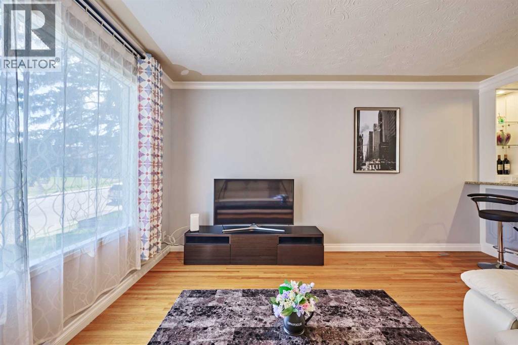 812A 69 Avenue SW - 9