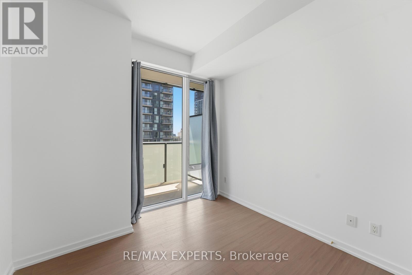 #3606 101 PETER STREET - 13