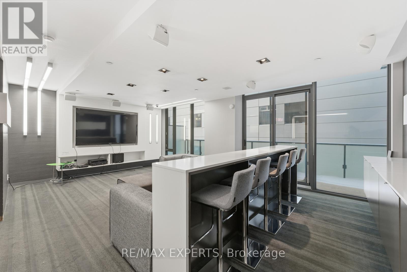 #3606 101 PETER STREET - 27