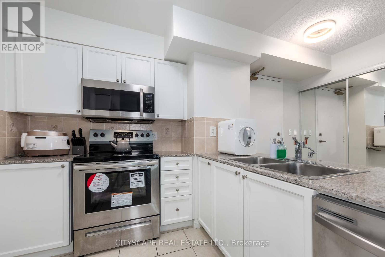 #609 5940 YONGE STREET - 10