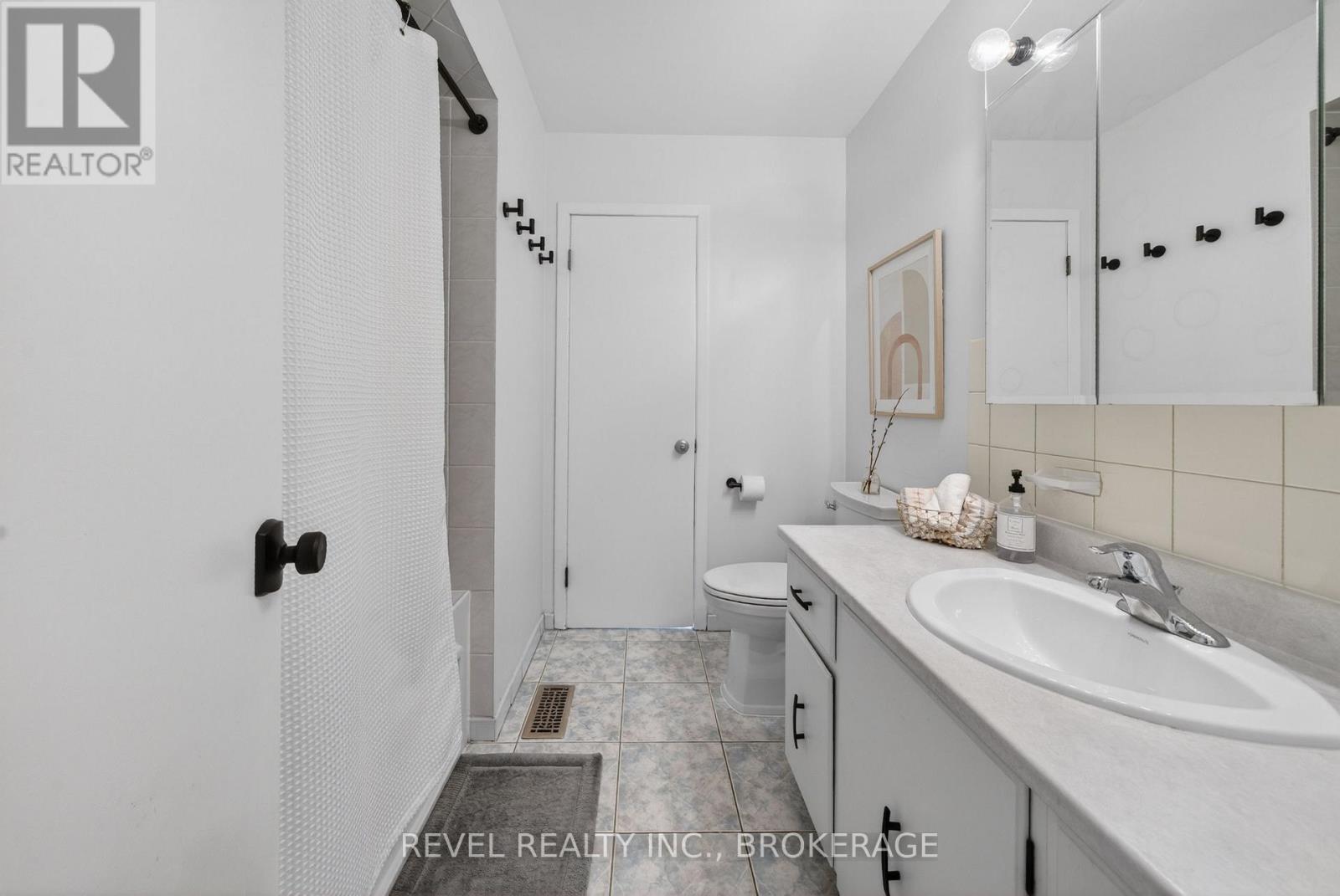 136 BRAEMAR ROAD - 21