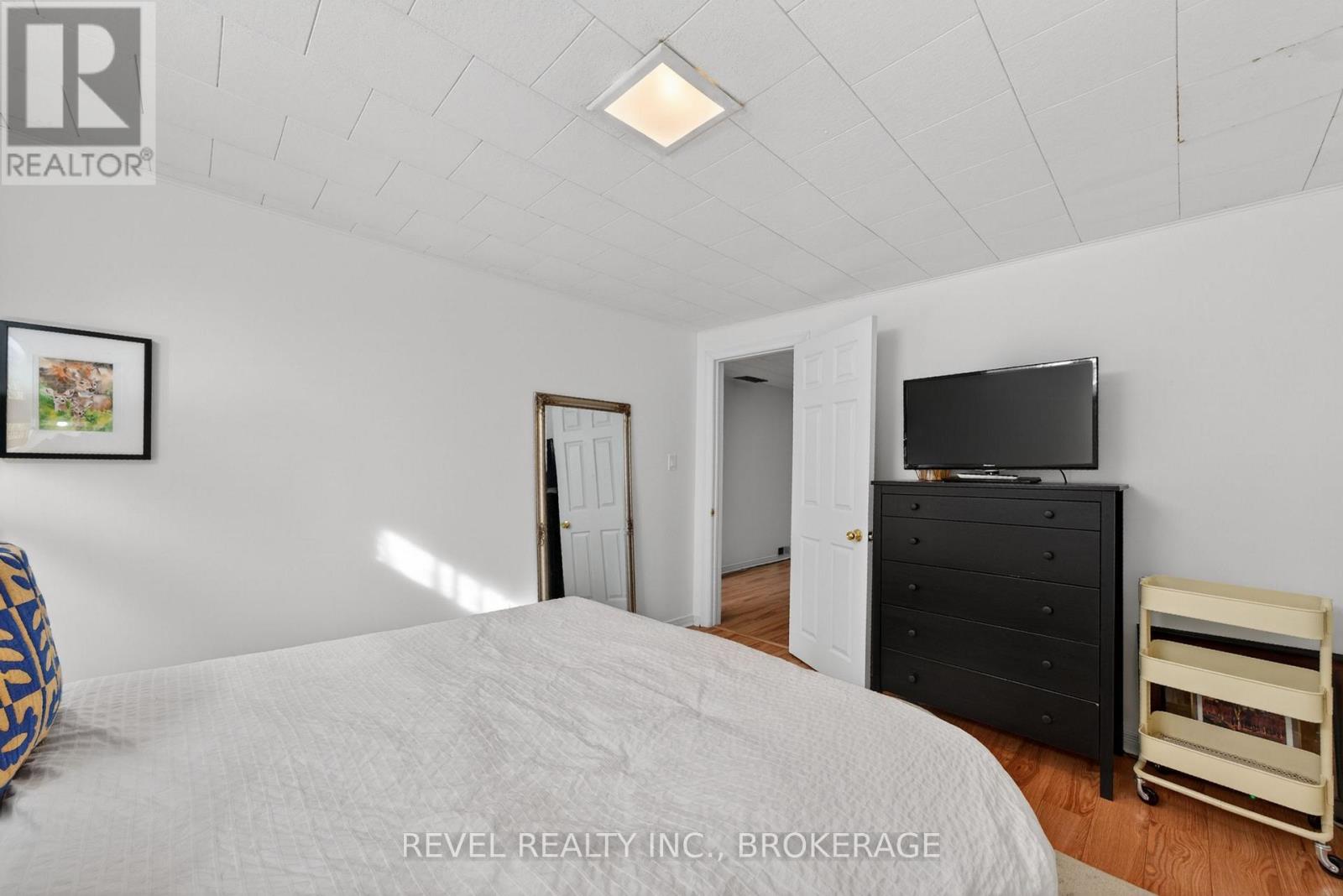 136 BRAEMAR ROAD - 32