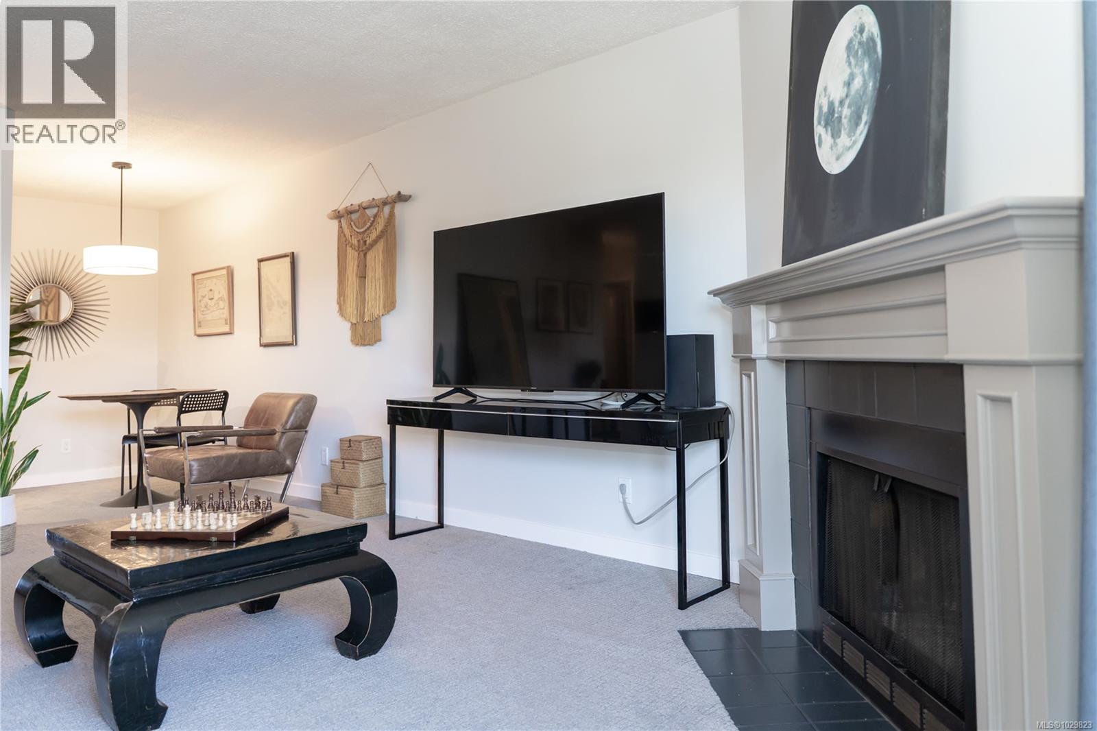 312 1655 Begbie Street, Victoria