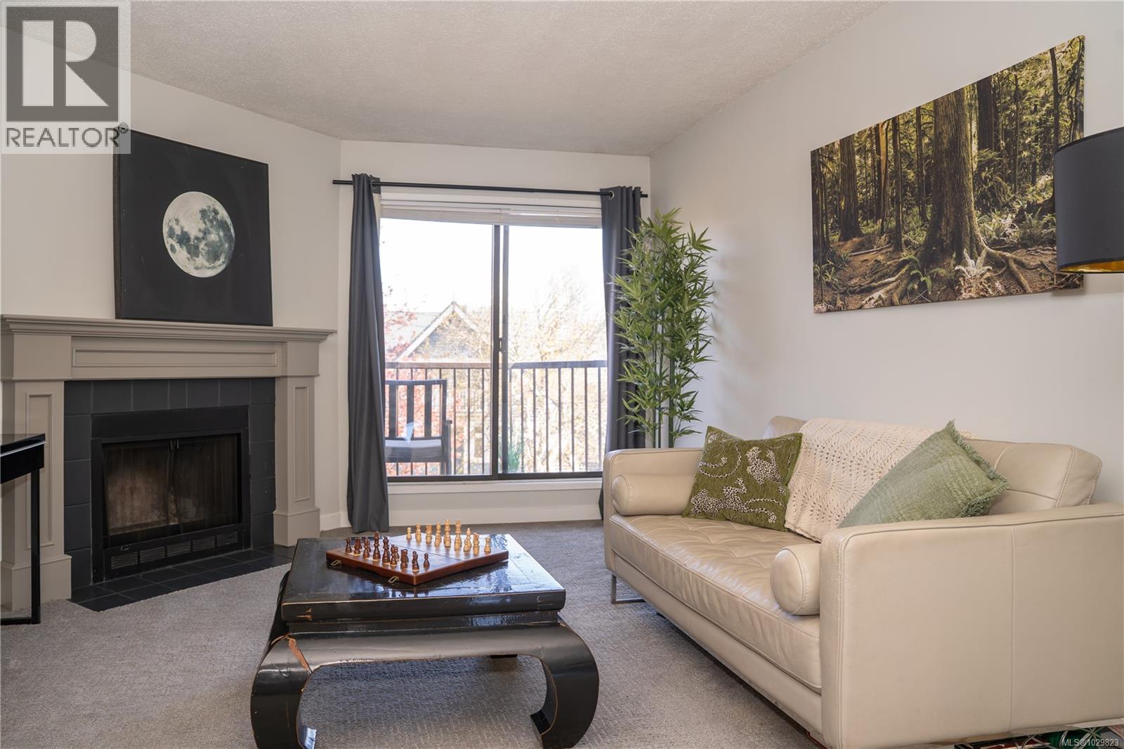312 1655 Begbie Street, Victoria