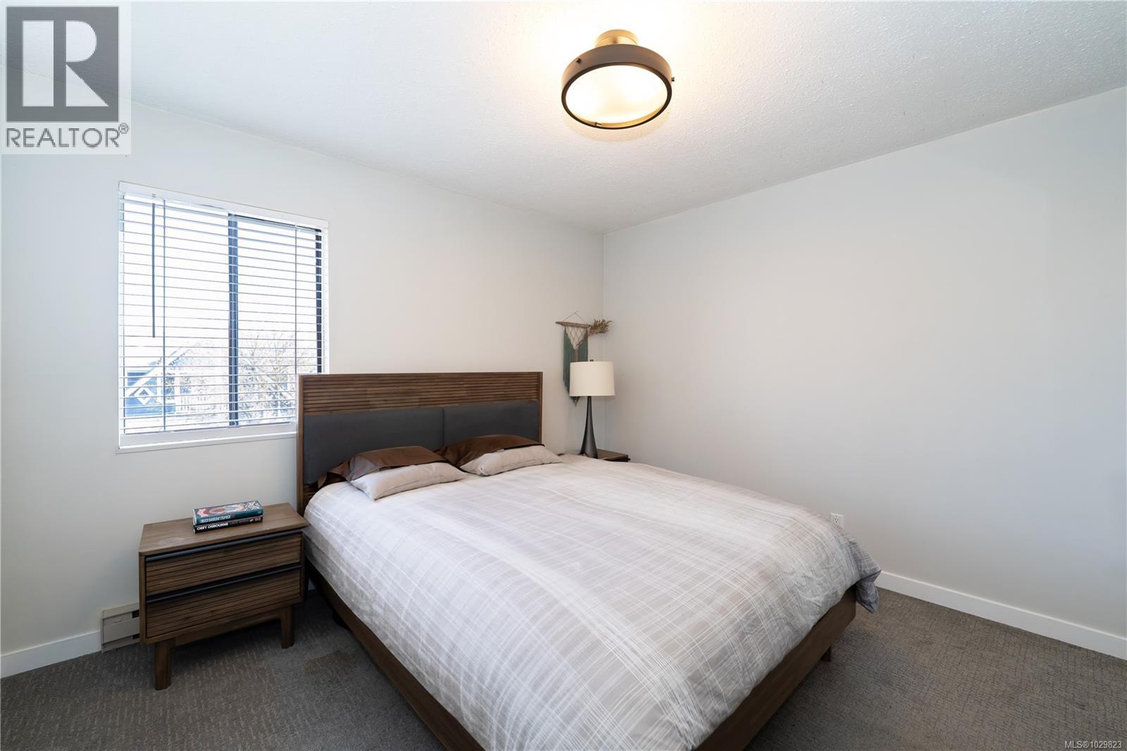 312 1655 Begbie Street, Victoria