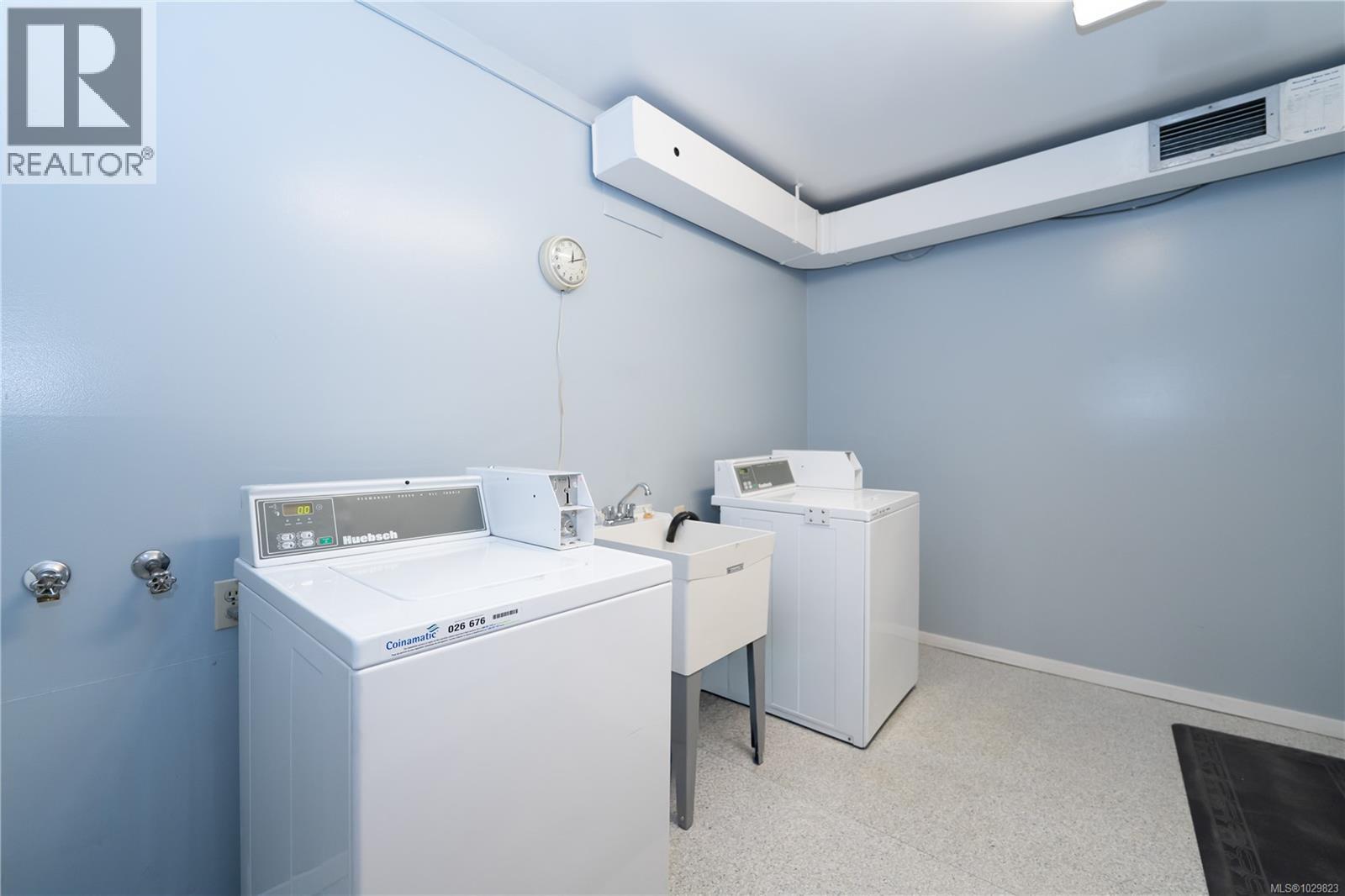 312 1655 Begbie Street, Victoria