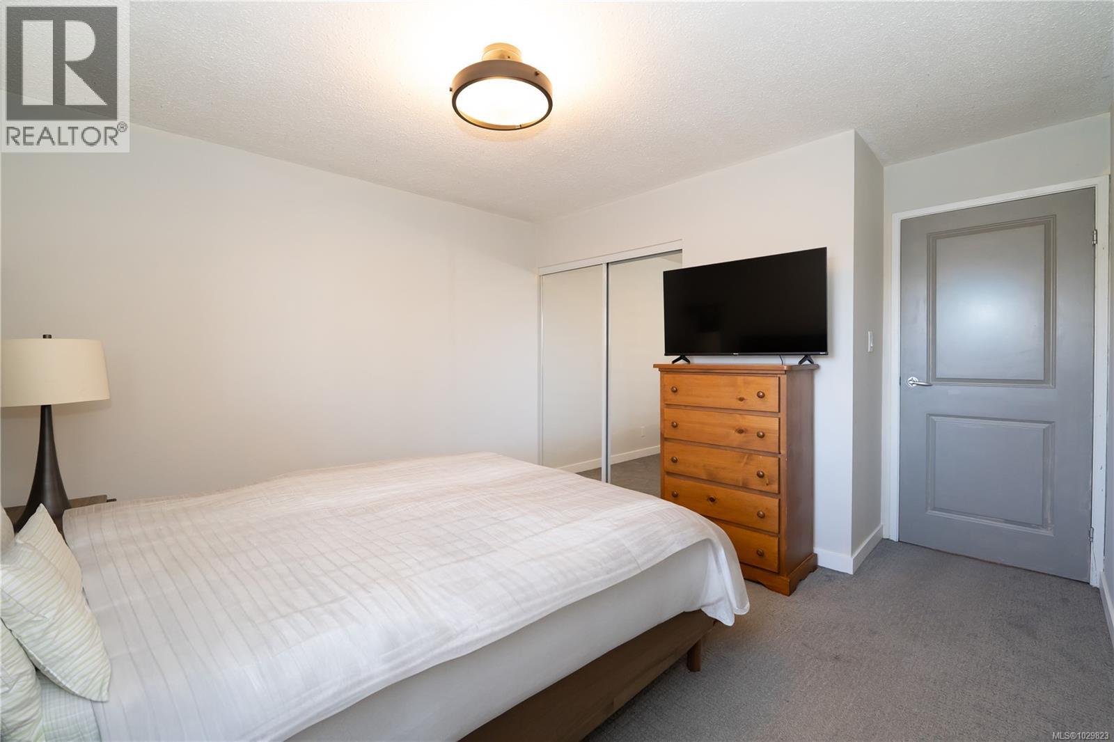 312 1655 Begbie Street, Victoria