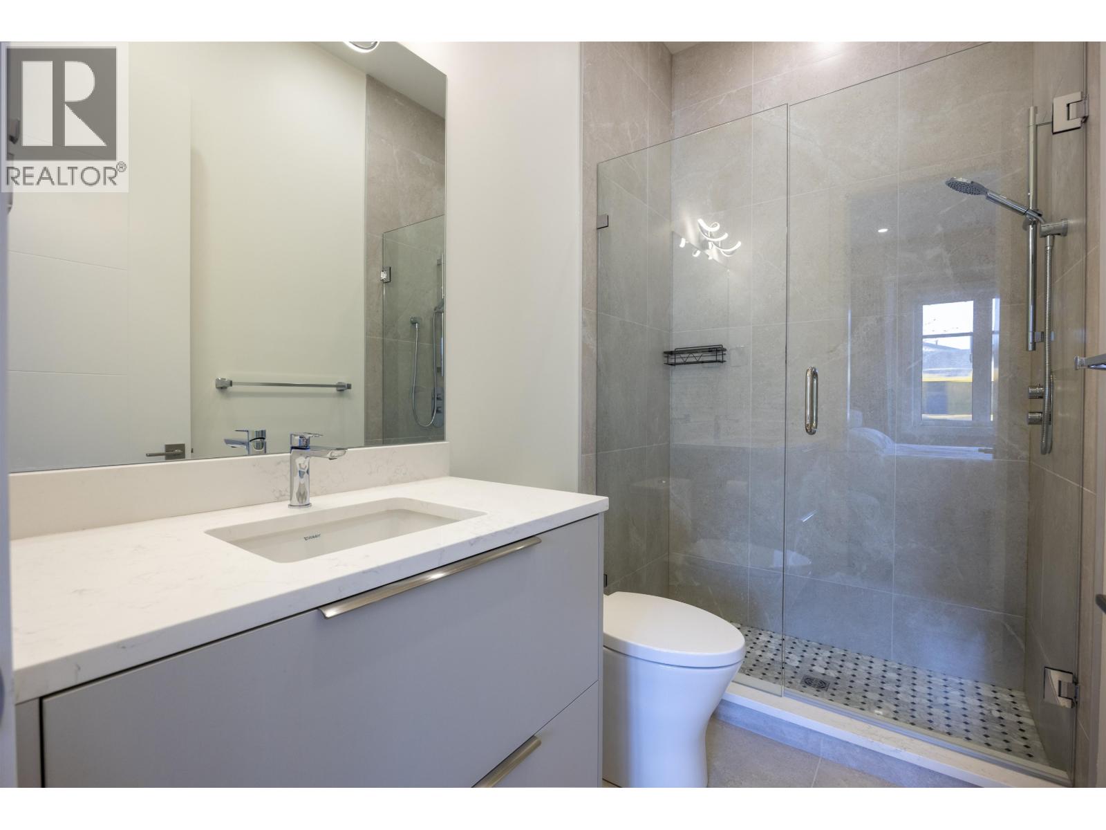5 Bed, 4 Bath House for Sale in Richmond – 3311 SPRINGFORD AVENUE, Richmond - Image 18