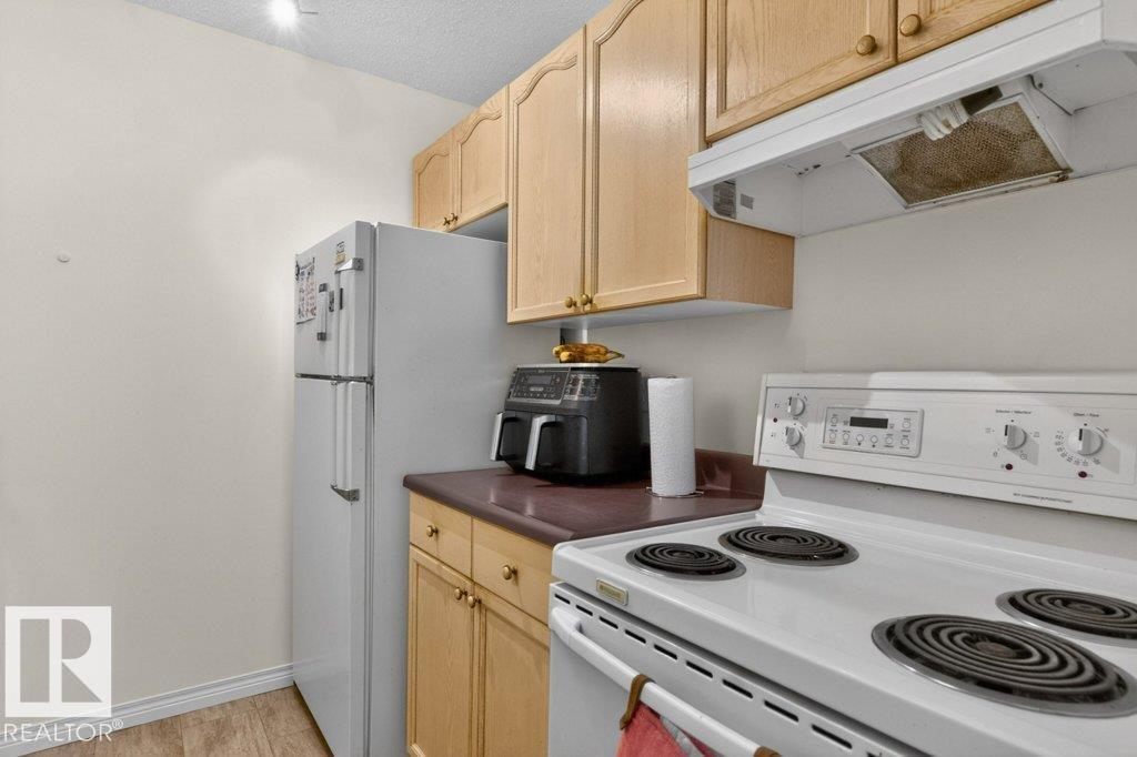 #111 11218 80 ST NW - 14