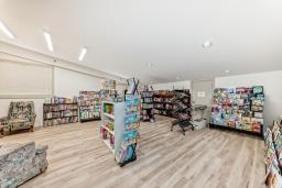 10086 164 St Nw, Edmonton, AB T5P4Y3 Photo 10