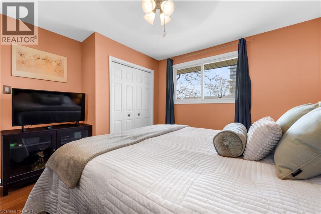 102 BERKINDALE Drive - 20