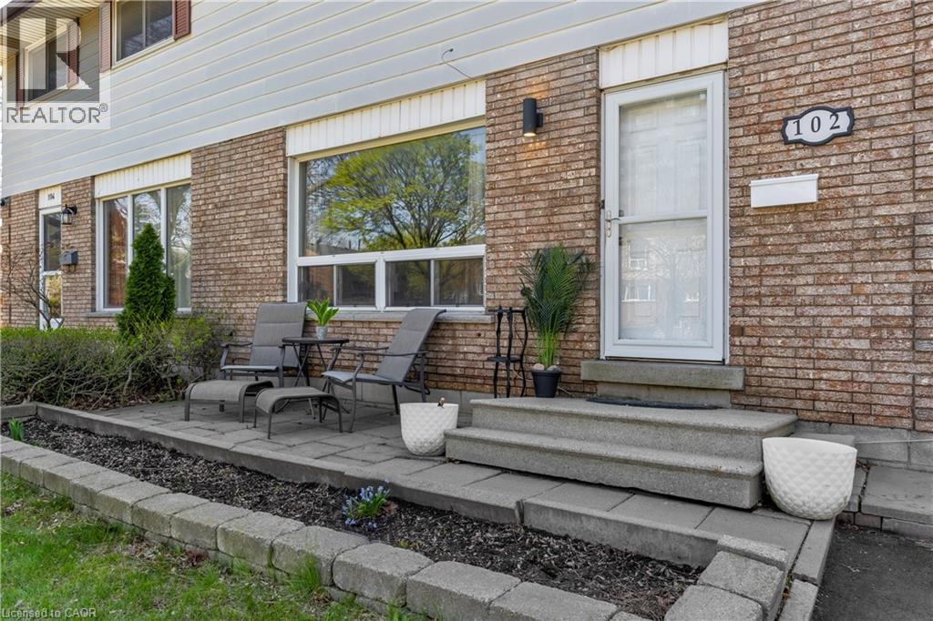 102 BERKINDALE Drive - 5