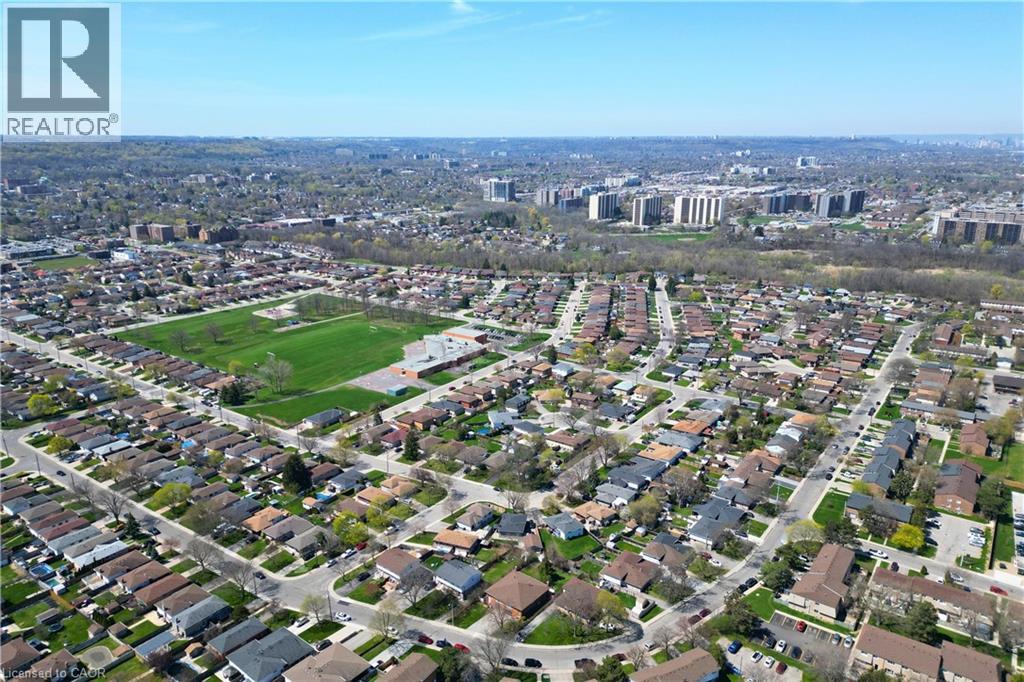 102 BERKINDALE Drive - 47