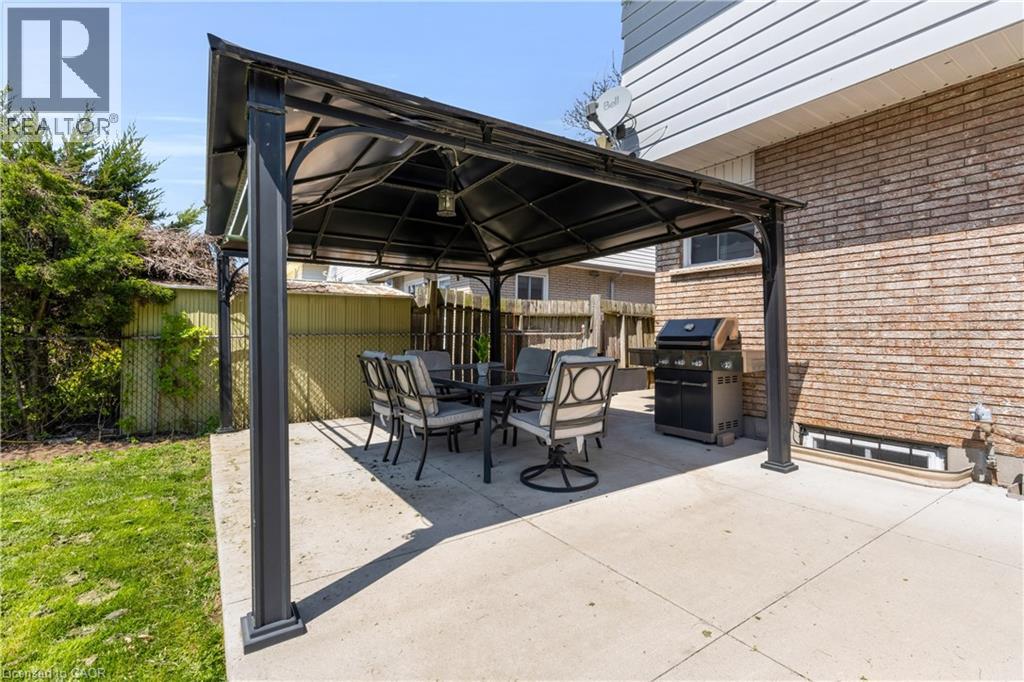 102 BERKINDALE Drive - 35