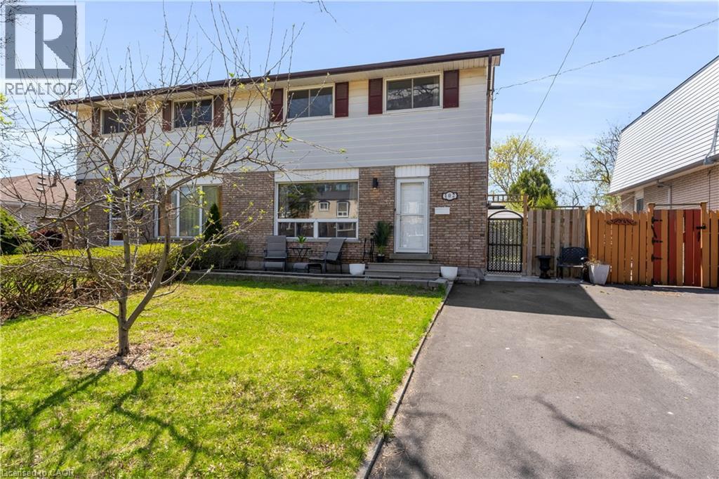 102 BERKINDALE Drive - 4