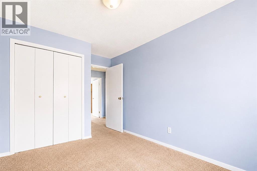 #160 123 Queensland Drive SE - 32