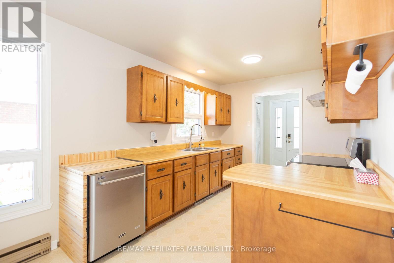 1849 DEWHURST AVENUE - 10
